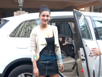 Shruti Haasan spotted at a friends place in Bandra