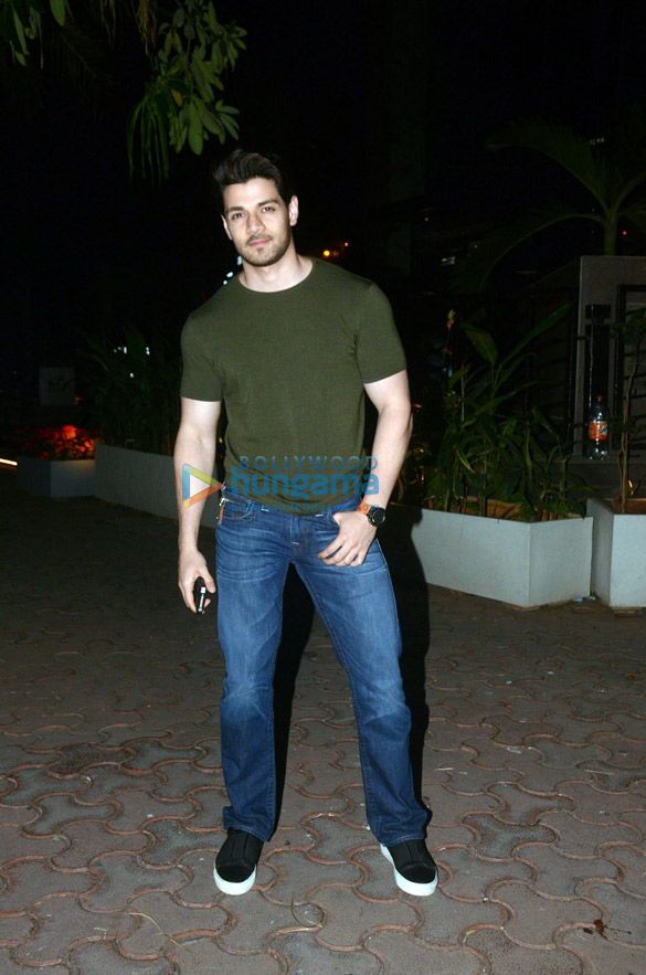 sooraj pancholi and arpita khan snapped at bkc bandra 3