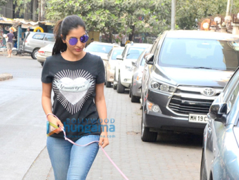 Sophie Choudry snapped with her dog