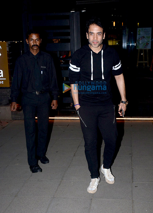 tusshar kapoor snapped with his new car 3