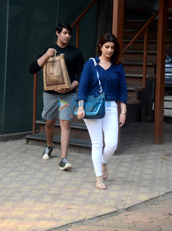 twinkle khanna and her son snapped outside fabindia in juhu 1
