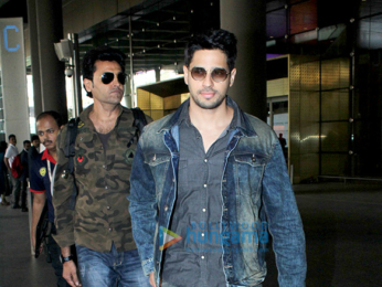 Ranbir Kapoor, Shraddha Kapoor and others snapped at the airport