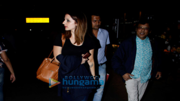 Ajay Devgn, Kajol, Sidharth Malhotra, Sussanne Khan and Aftab Shivdasini snapped at the Mumbai airport last night
