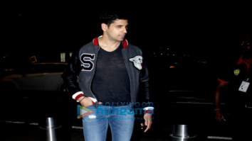 Ajay Devgn, Kajol, Sidharth Malhotra, Sussanne Khan and Aftab Shivdasini snapped at the Mumbai airport last night