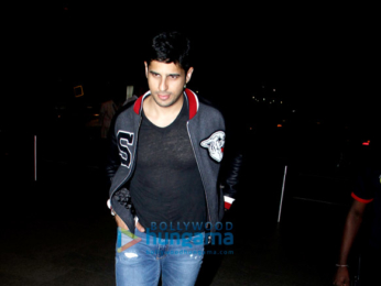 Ajay Devgn, Kajol, Sidharth Malhotra, Sussanne Khan and Aftab Shivdasini snapped at the Mumbai airport last night