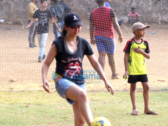 Akshara Haasan snapped playing football with friends
