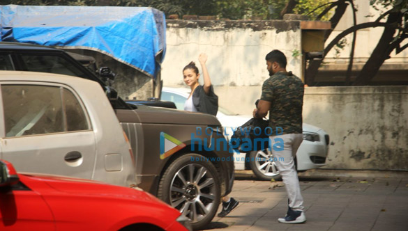 alia bhatt spotted at a gym in bandra 3