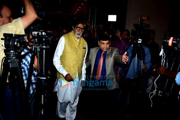 amitabh bachchan launches mr virendra ojhas book kuch shabd mere 4