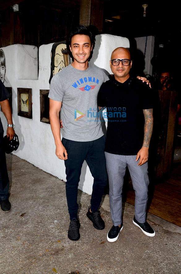 ayush sharma snapped at hakims aalim salon in bandra 3
