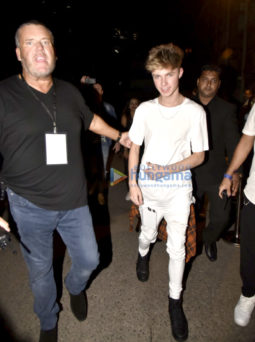 Celebs attend HRVY concert