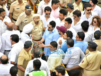 Celebs attend Sridevi's cremation ceremony at Seva Samaj Crematorium and Hindu Cemetery in Vile Parle, Mumbai