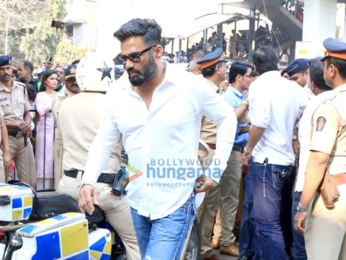 Celebs attend Sridevi's cremation ceremony at Seva Samaj Crematorium and Hindu Cemetery in Vile Parle, Mumbai