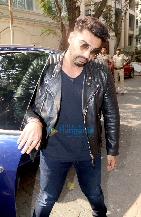 celebs snapped at anils residence to express their condolences to khushi 5