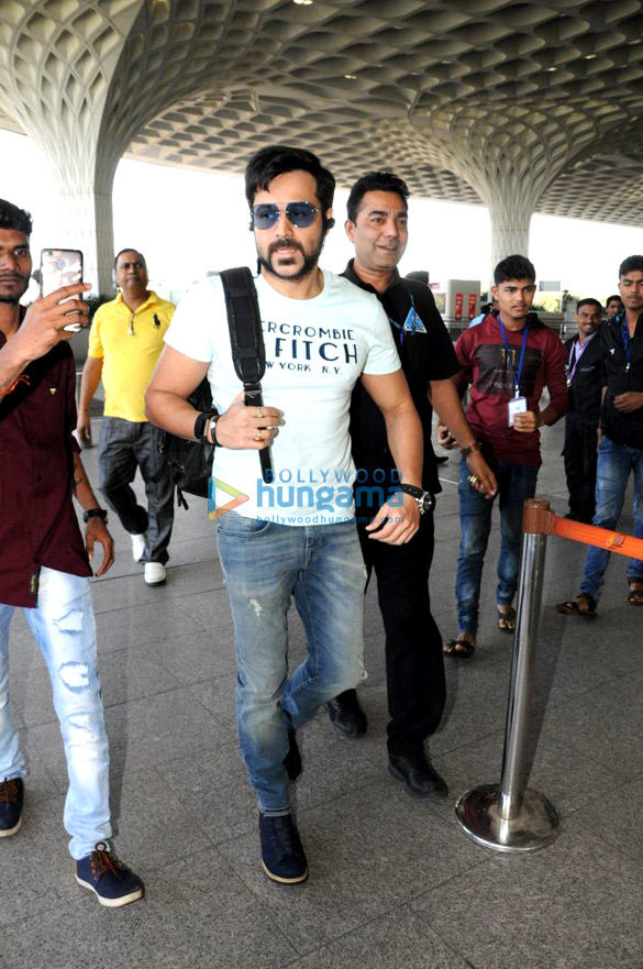 emraan hashmi snapped at the airport 1