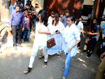 Farhan Akhtar and his mother, Saroj Khan, Ritesh Sidhwani and Farah Khan snapped at Anil Kapoor's house