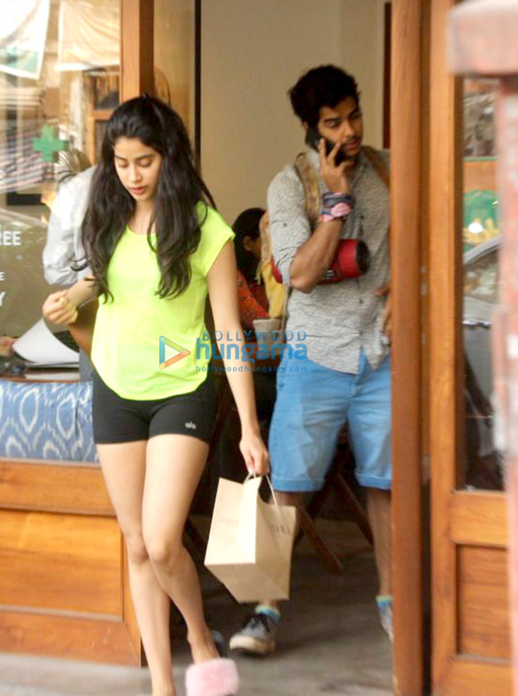 janhvi kapoor and ishaan khatter spotted at sequel cafe in bandra 4
