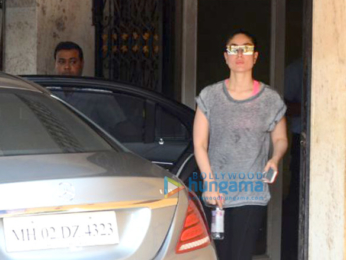 Kareena Kapoor Khan spotted after her gym session in Bandra (5)