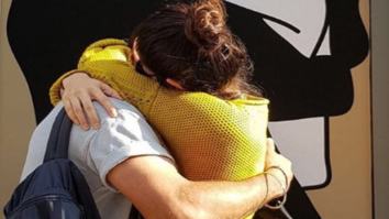 Kiss & Tell: Virat Kohli and Anushka Sharma locked in a hearty embrace will make you fall in love!