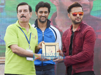 Kunal Kapoor, Vatsal Sheth & others attend the Juhu Half Marathon 2018