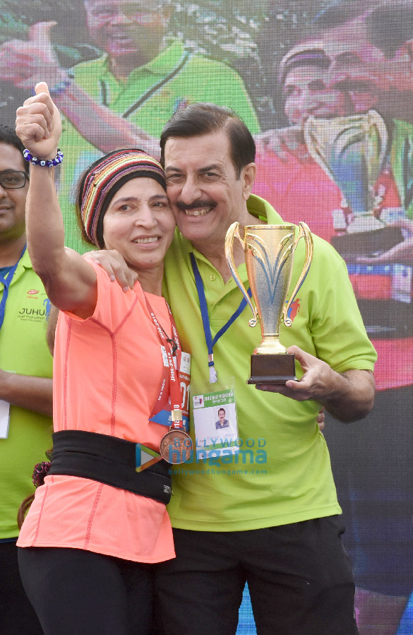 kunal kapoor vatsal seth others attend the juhu half marathon 2018 8