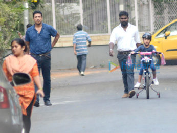 Mahesh Bhupathi snapped with his daughter in Bandr