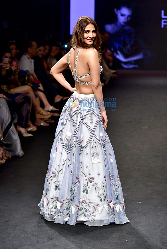 malaika arora shilpa shetty vaani kapoor kangana ranaut and others walk the ramp at the lakme fashion week 2018 15