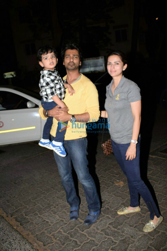 nikhil dwivedi snapped with his family in juhu 4