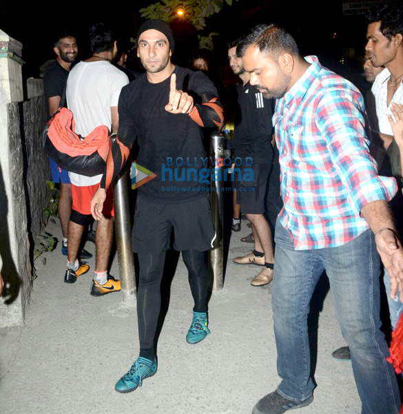 ranveer singh snapped at a football ground in bandra 3