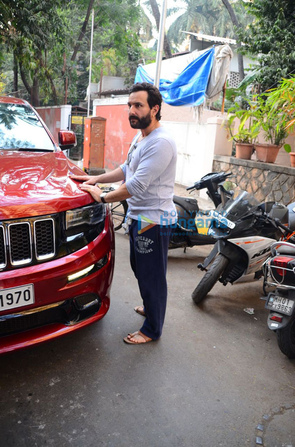 saif ali khan spotted after recording session in bandra 6