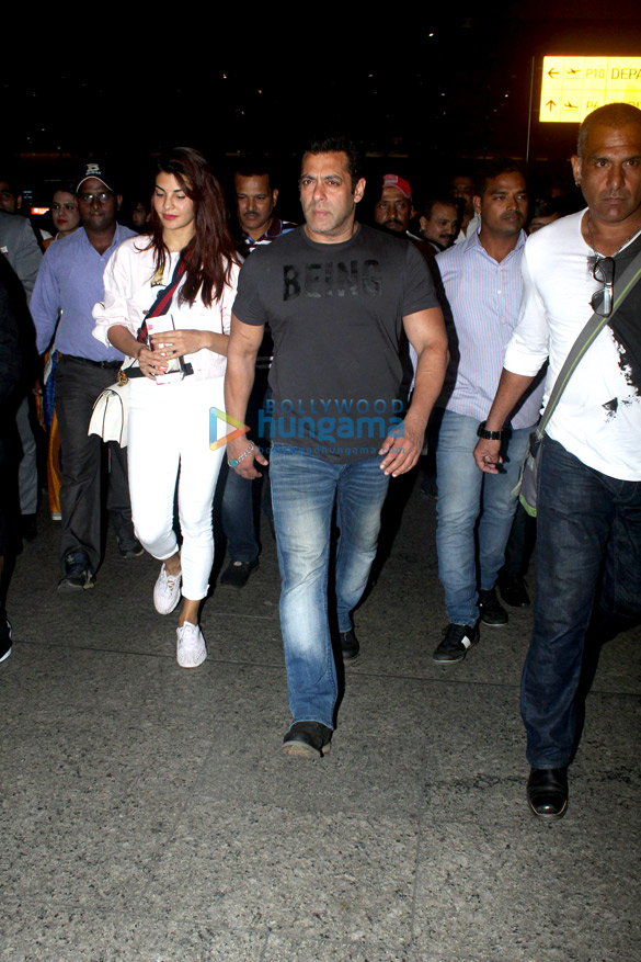 Salman Khan, Aamir Khan and others snapped at the airport