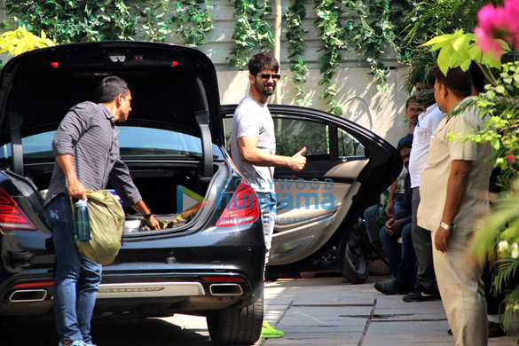 Shahid Kapoor and Jacqueline Fernandez spotted at the gym Shahid Kapoor and Jacqueline Fernandez spotted at the gym