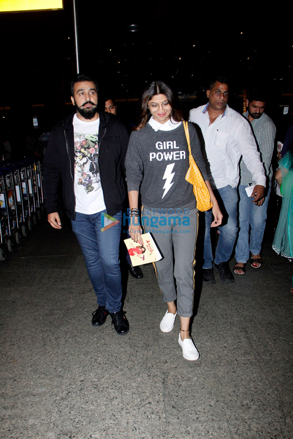 shilpa shetty raj kundra and athiya shetty snapped at the airport 6