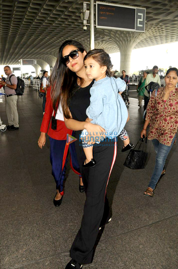 sidharth malhotra shamita shetty and others snapped at the airport 9