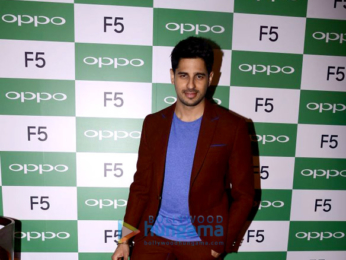 Sidharth Malhotra graces the launch of the Oppo F5 phone