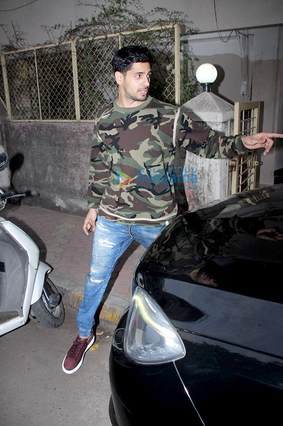 sidharth malhotra spotted at matrix office 5