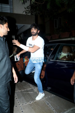 Sushant Singh Rajput and Sara Ali Khan spotted at Abhishek Kapoor's office