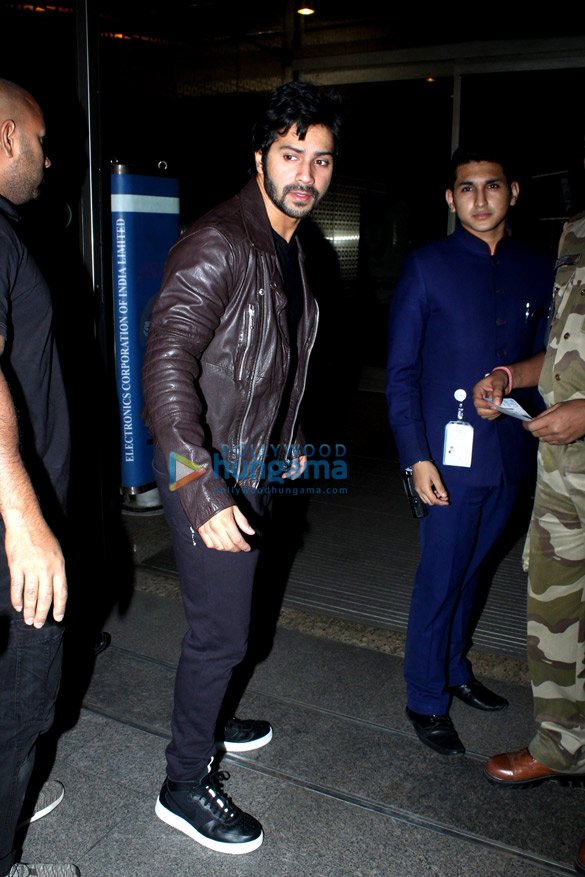 varun shraddha and anushka snapped at the airport 4