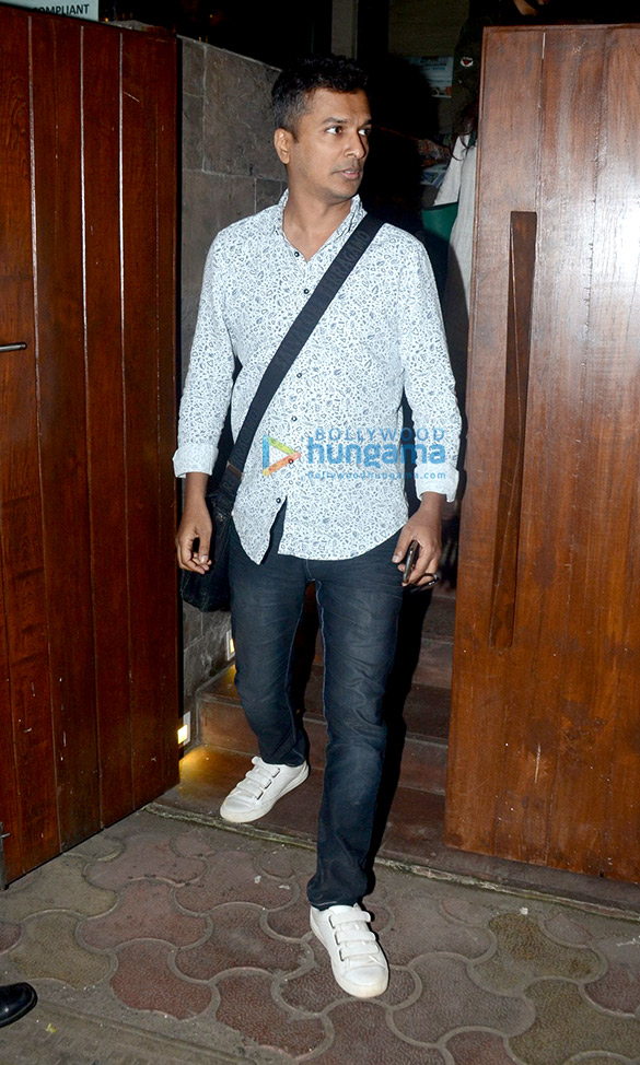zoya akhtar vikram fadnis and shweta nanda snapped in mumbai 2