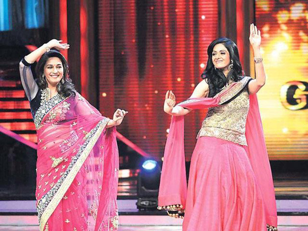 Watch: When Madhuri Dixit danced on ‘Mere Haathon Mein’ and Sridevi danced on ‘Dhak Dhak Karne Laga’
