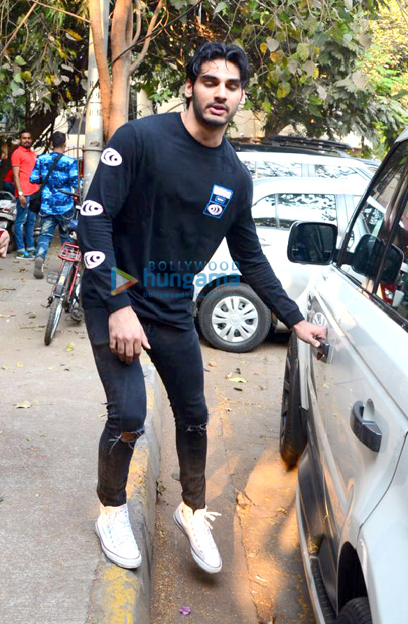ahan shetty spotted at hakims aalim 2