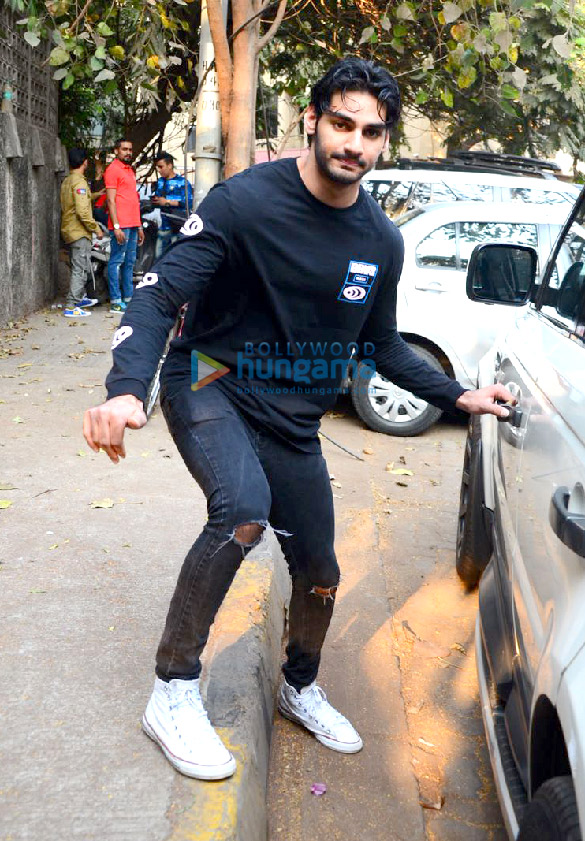 ahan shetty spotted at hakims aalim 6