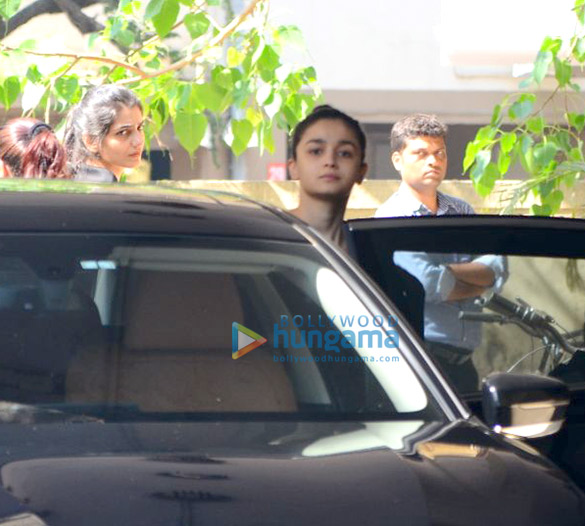 alia bhatt spotted at the gym in bandra 1