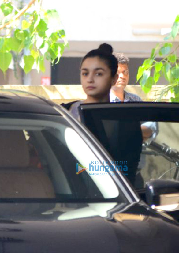 alia bhatt spotted at the gym in bandra 4