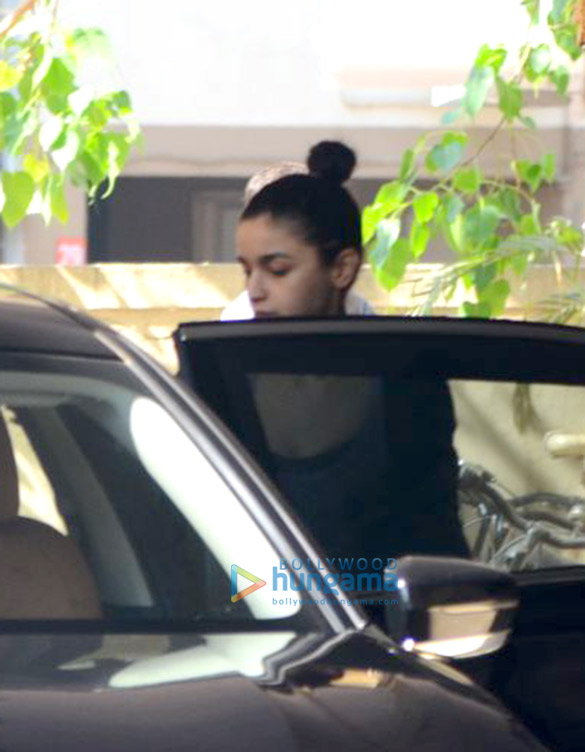 alia bhatt spotted at the gym in bandra 5