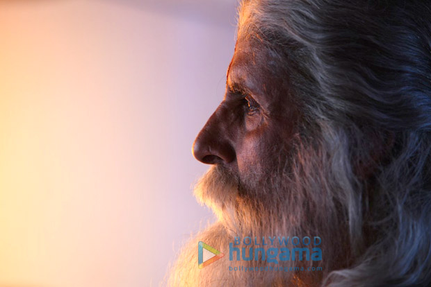 Amitabh Bachchan shares his intense looks as he begins shooting for Chiranjeevi's Sye Raa Narasimha Reddy