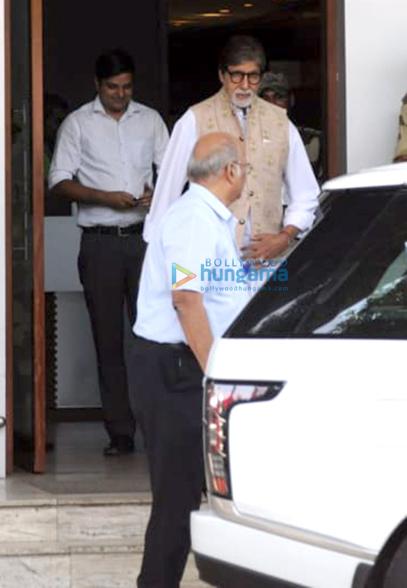 amitabh bachchan snapped returning from jodhpur 3