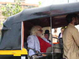PIC: Amitabh Bachchan takes a rickshaw ride as the 102 year old