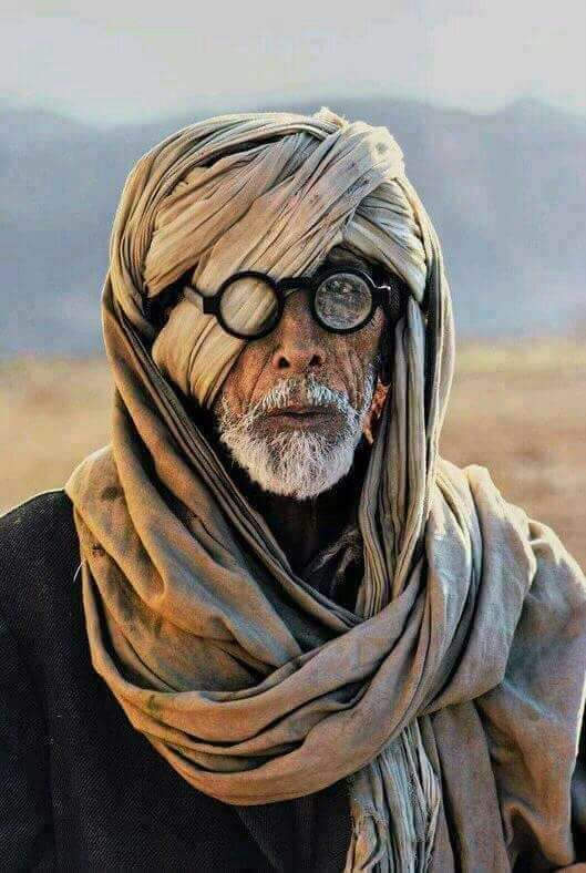 Amitabh Bachchan’s Thugs of Hindostan leaked photo is FAKE; here’s the truth behind it
