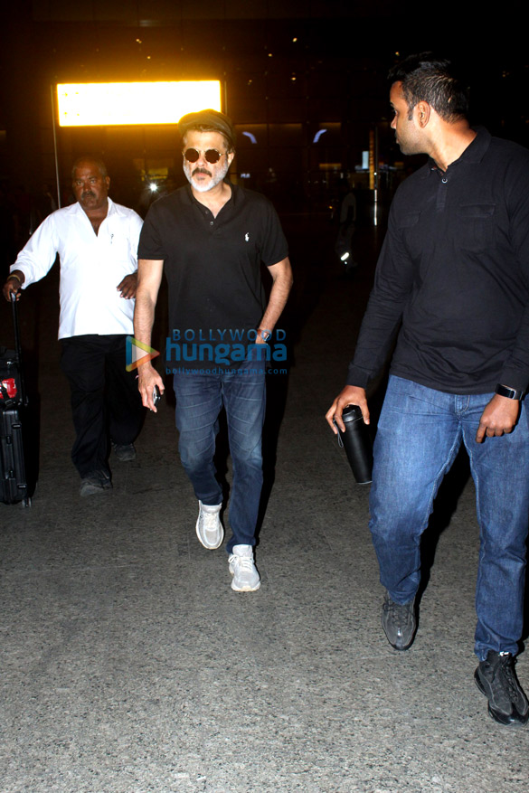 anil kapoor yami gautam and others snapped at the airport 6 2