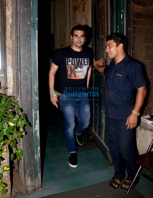 arbaaz khan snapped with his son post dinner at pali cafe in bandra 1